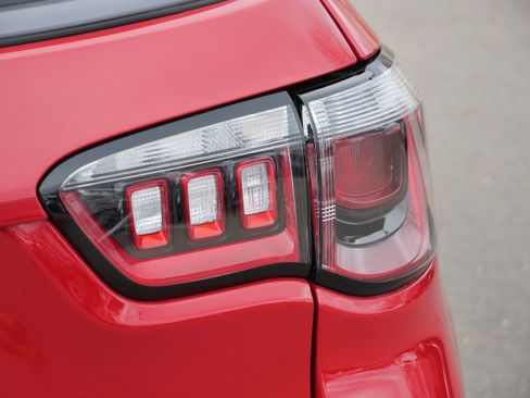 Used 2022 Jeep Compass Limited AWD/4WD image 17