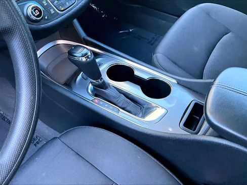 Used 2020 Chevrolet Malibu LT image 16