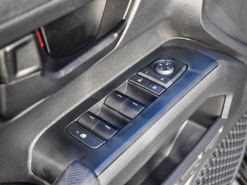 Used 2025 Toyota Tacoma SR5 image 21