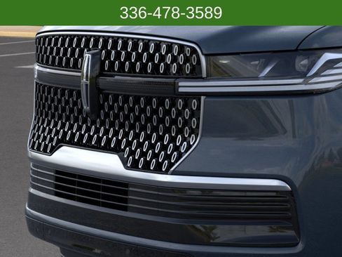 New 2026 Lincoln Navigator L Reserve AWD/4WD image 17