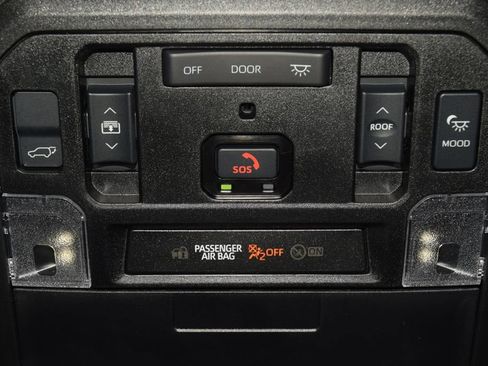 Used 2025 Toyota Sequoia Capstone AWD/4WD image 53