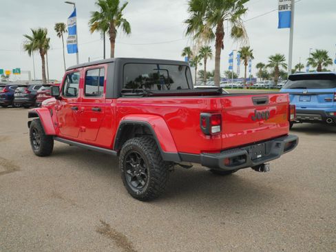 Used 2023 Jeep Gladiator Sport AWD/4WD image 6