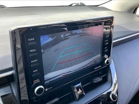 Used 2022 Toyota Corolla LE FWD image 25