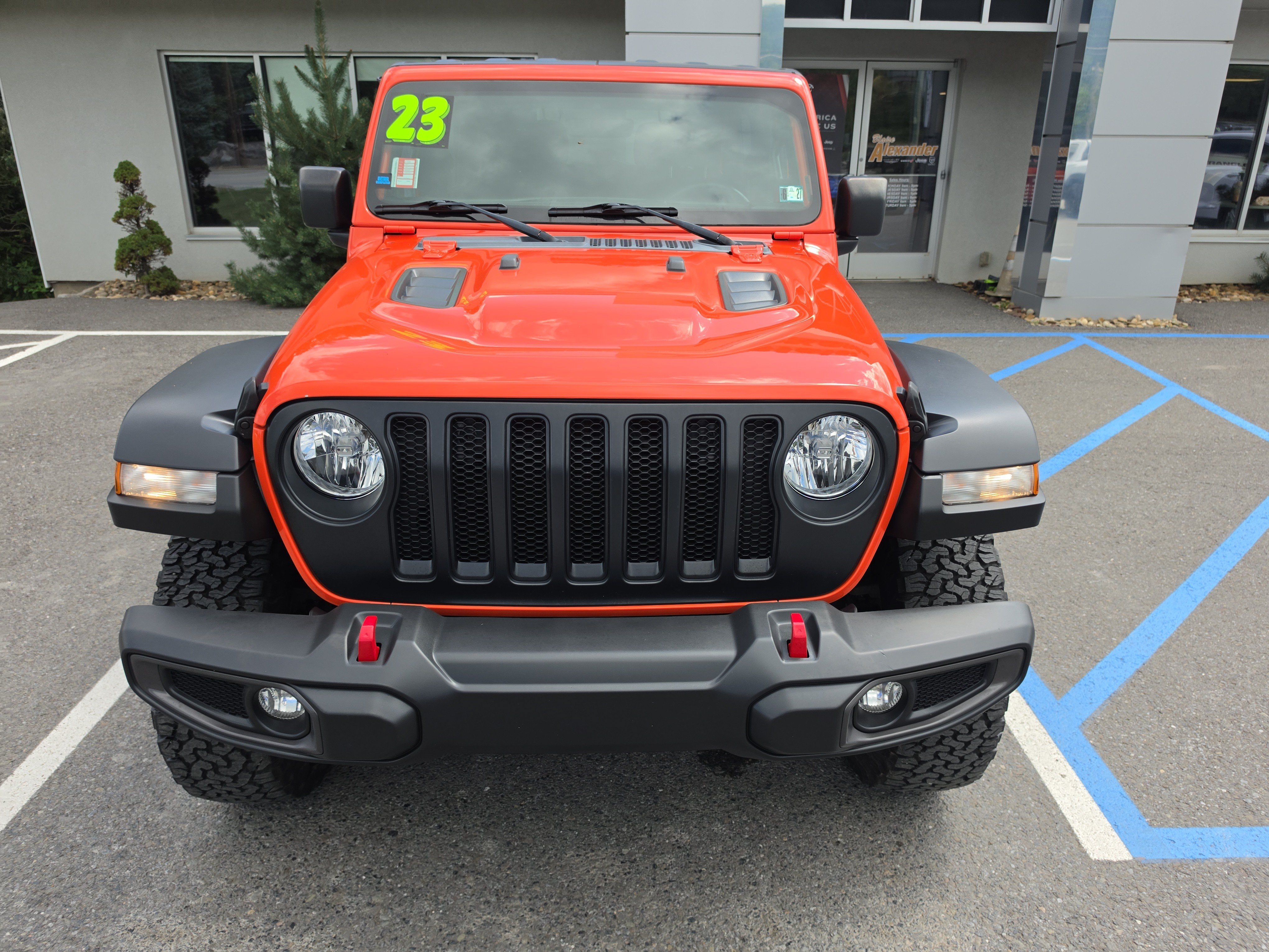 Used 2023 Jeep Wrangler Rubicon w/ Cold Weather Group AWD/4WD image 9