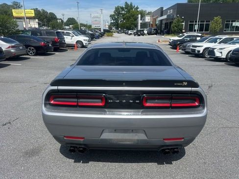 Used 2016 Dodge Challenger R/T Scat Pack w/ Leather Interior Group RWD image 4