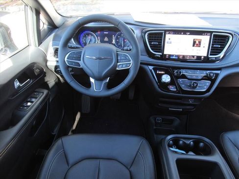 New 2026 Chrysler Pacifica Select FWD image 12