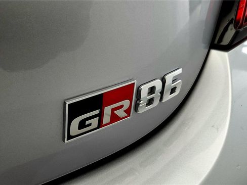 Certified 2025 Toyota GR86 w/ ALL Weather Mat Package (TMS) image 13