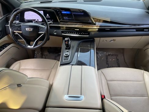 Used 2023 Cadillac Escalade ESV Premium Luxury image 13