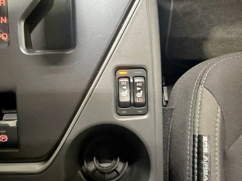 Used 2025 Subaru Crosstrek 2.0i Premium AWD/4WD image 22