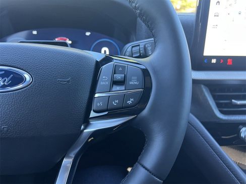 New 2026 Ford Explorer Platinum image 9