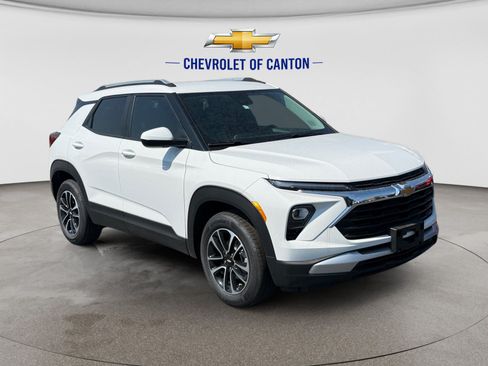New 2026 Chevrolet TrailBlazer LT w/ Convenience Package FWD image 3
