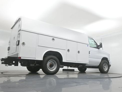 New 2026 Ford E-350 and Econoline 350 Super Duty w/ Power Equipment Group image 46