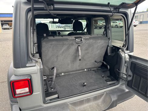 Used 2022 Jeep Wrangler Sport S image 9