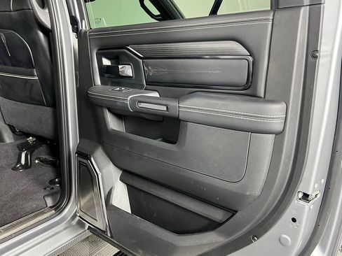 Used 2024 RAM 2500 Limited image 29