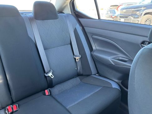 Used 2025 Nissan Versa SV FWD image 31