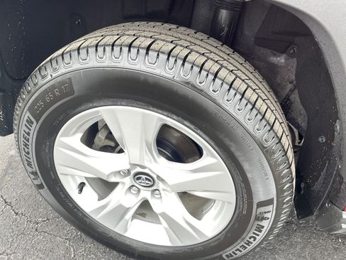 Used 2021 Toyota RAV4 XLE image 8