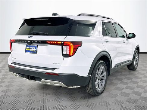 New 2026 Ford Explorer Active w/ Active Comfort Package image 4