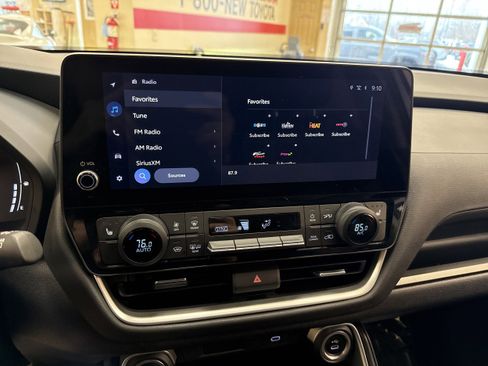 Certified 2024 Toyota Grand Highlander XLE image 44