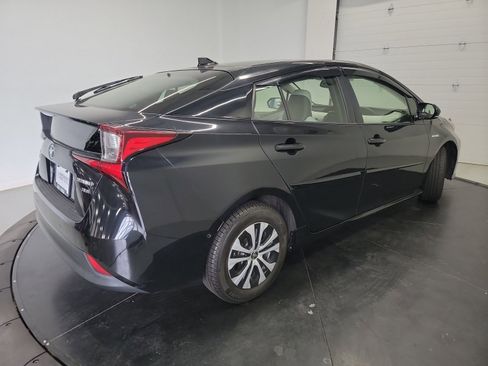 Used 2019 Toyota Prius XLE AWD/4WD image 9
