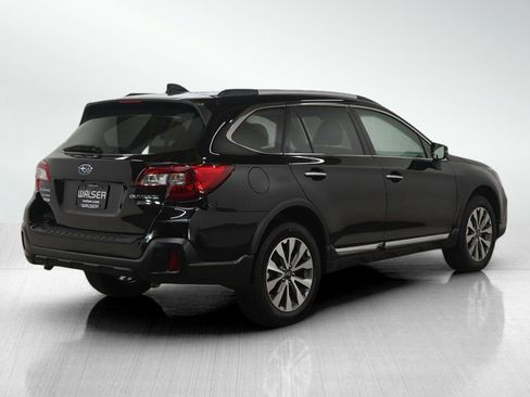 Used 2019 Subaru Outback 3.6R Touring image 5