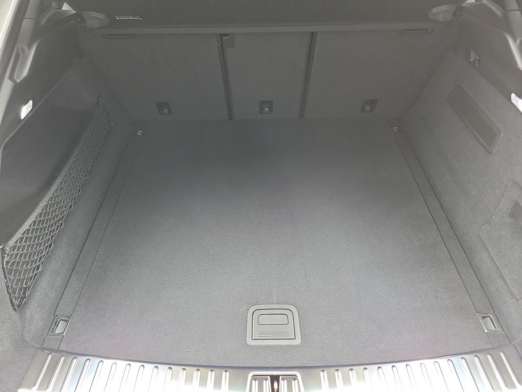 Certified 2024 Porsche Cayenne Coupe AWD/4WD image 17