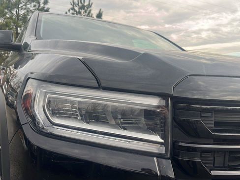 Used 2021 GMC Acadia SLE w/ Elevation Edition image 9