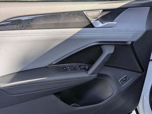 New 2026 Volkswagen Tiguan SE R-Line image 17