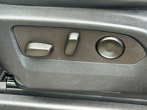 Used 2023 Chevrolet Suburban Z71 w/ Luxury Package image 27