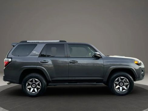 Used 2018 Toyota 4Runner TRD Off-Road image 11