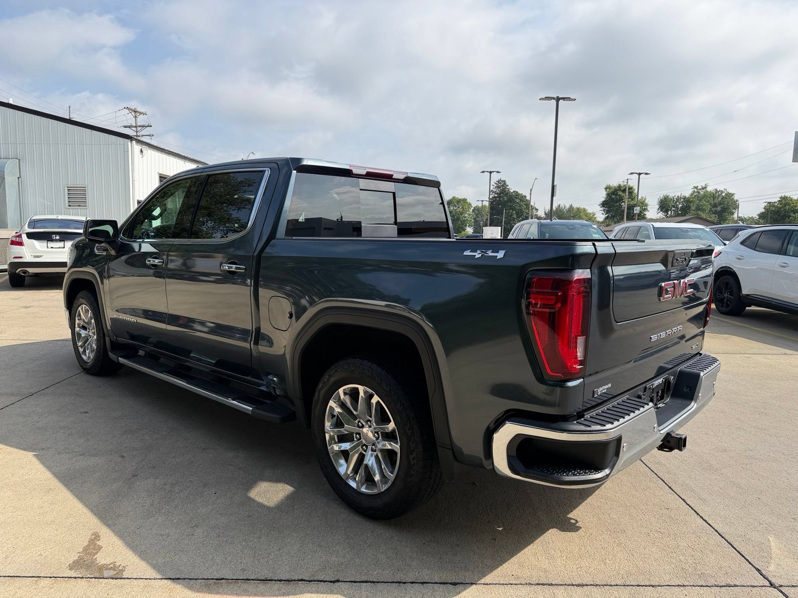 Used 2019 GMC Sierra 1500 SLT w/ SLT Premium Plus Package AWD/4WD image 29