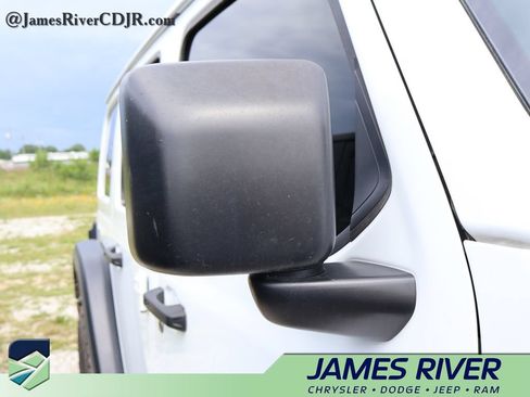 Used 2023 Jeep Wrangler Unlimited Rubicon 4xe w/ Steel Bumper Group AWD/4WD image 11