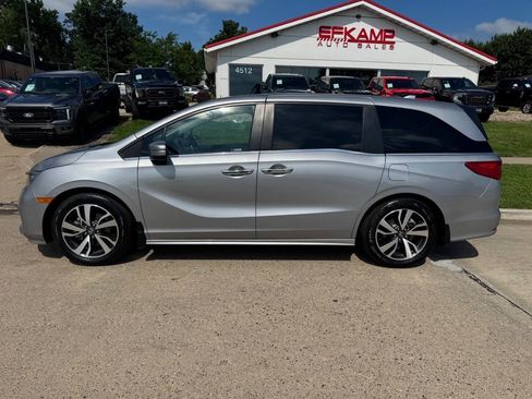 Used 2023 Honda Odyssey Touring image 2