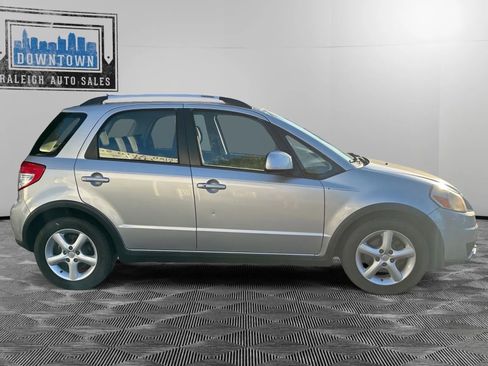 Used 2008 Suzuki SX4 AWD Hatchback w/ Touring Pkg image 4