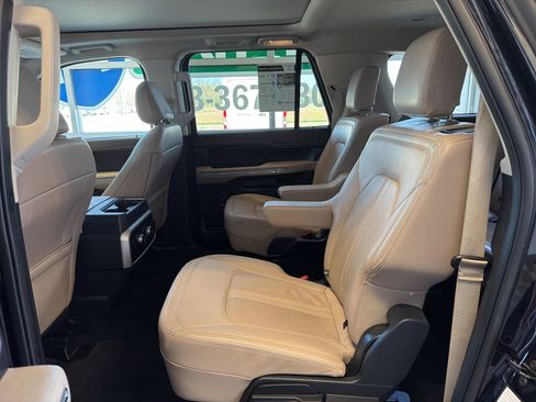 Used 2024 Ford Expedition Max Limited AWD/4WD image 16
