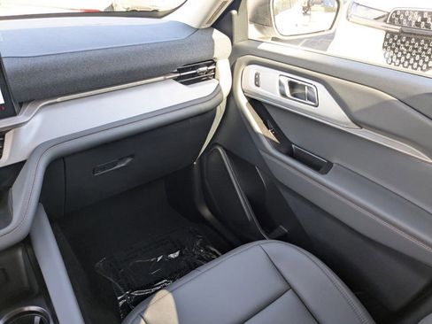 New 2026 Ford Explorer Active w/ Active Comfort Package image 18