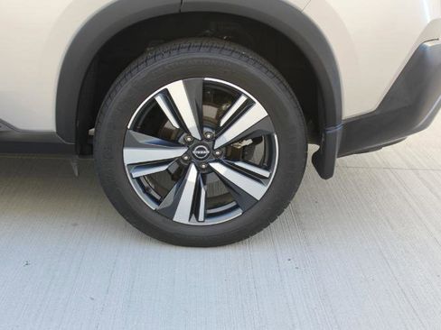 Used 2022 Nissan Rogue SL image 40