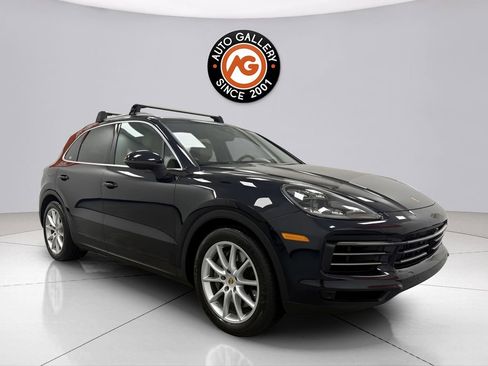Used 2019 Porsche Cayenne S image 1