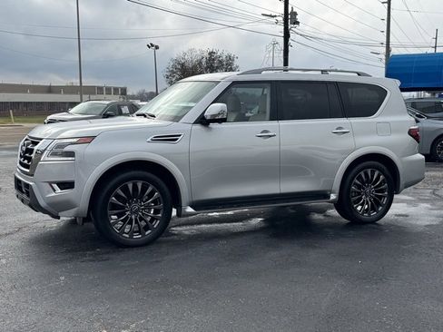 Used 2024 Nissan Armada Platinum w/ Captain's Chairs Package image 3