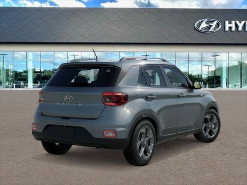 New 2026 Hyundai Venue SEL FWD image 4