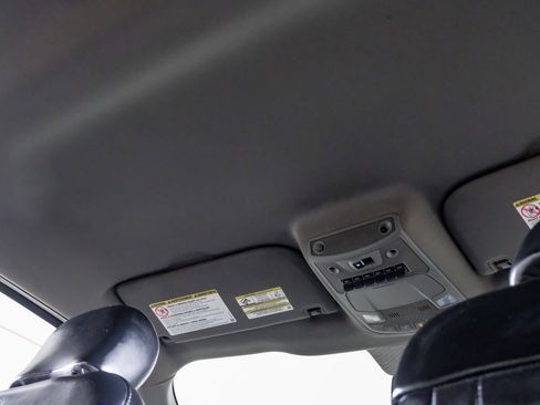 Used 2019 Ford F350 Lariat w/ Chrome Package image 27