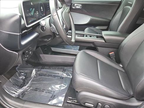 Used 2023 Hyundai Ioniq 6 Limited image 17