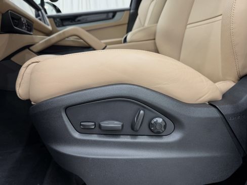 Certified 2026 Porsche Cayenne S AWD/4WD image 34