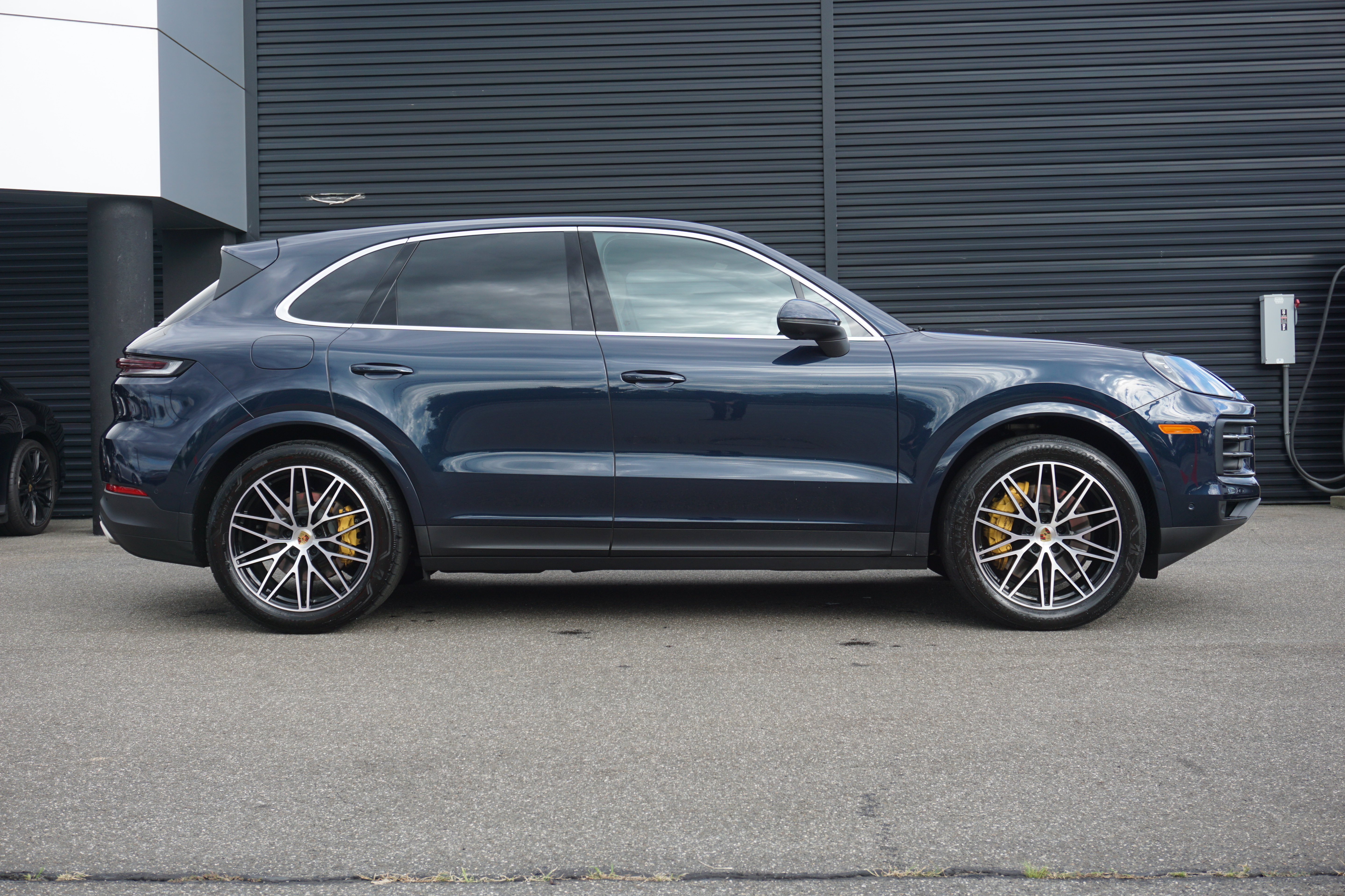 Certified 2024 Porsche Cayenne AWD/4WD image 10