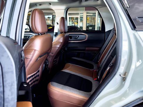 Used 2023 Ford Bronco Sport Outer Banks w/ Tech Package image 28