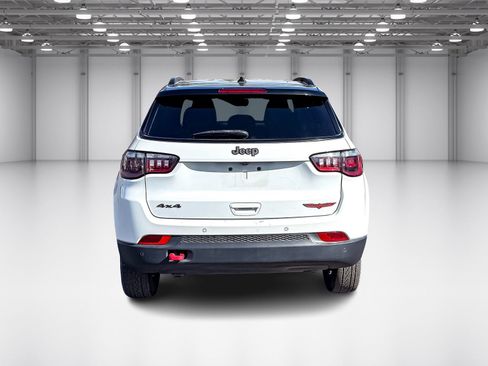 Used 2023 Jeep Compass Trailhawk image 4