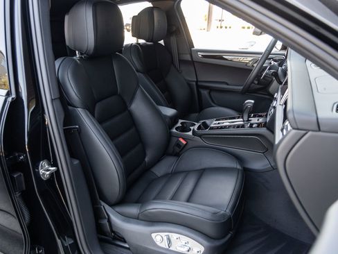 Certified 2026 Porsche Macan S AWD/4WD image 43