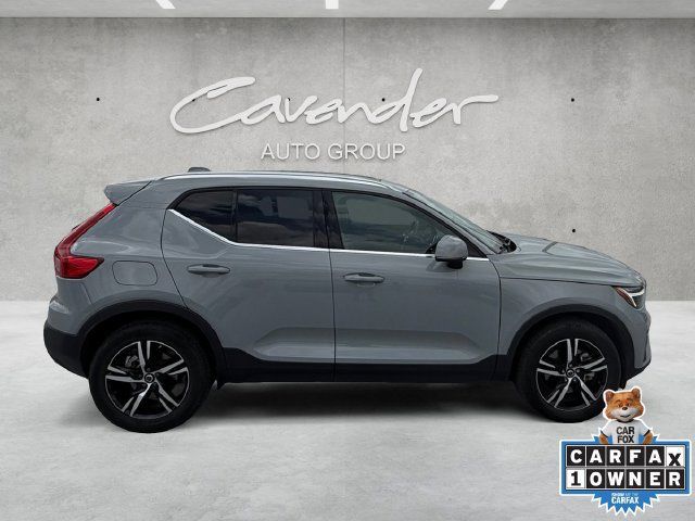Used 2025 Volvo XC40 B5 Core AWD/4WD image 17
