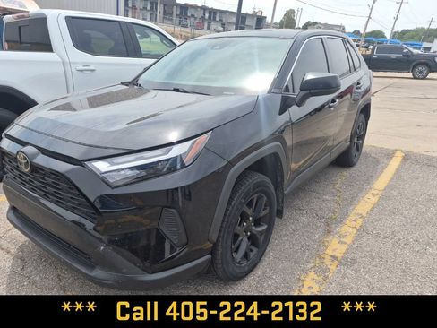 Used 2023 Toyota RAV4 LE AWD/4WD image 3