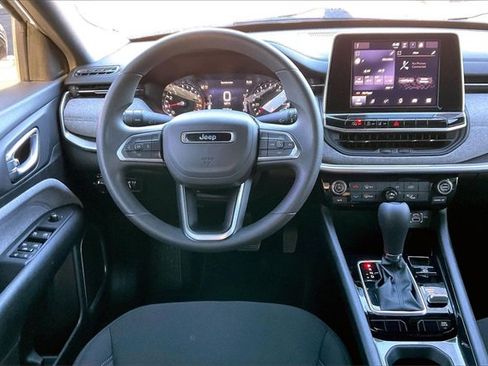 Certified 2025 Jeep Compass Sport image 5