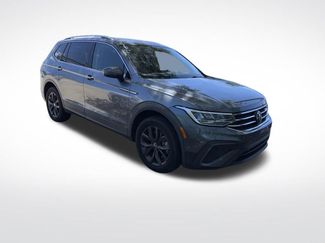 Used 2022 Volkswagen Tiguan SE video 2